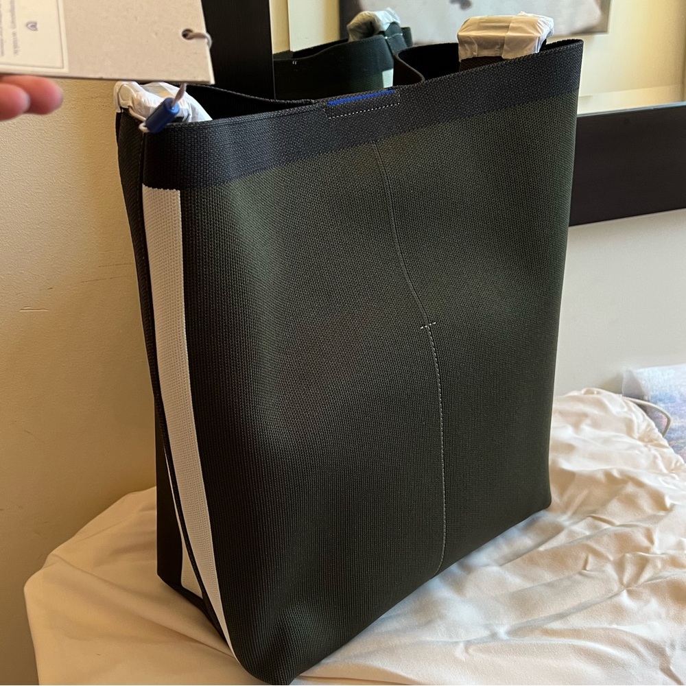 BNIB Rothy’s Forest Green Bucket Bag